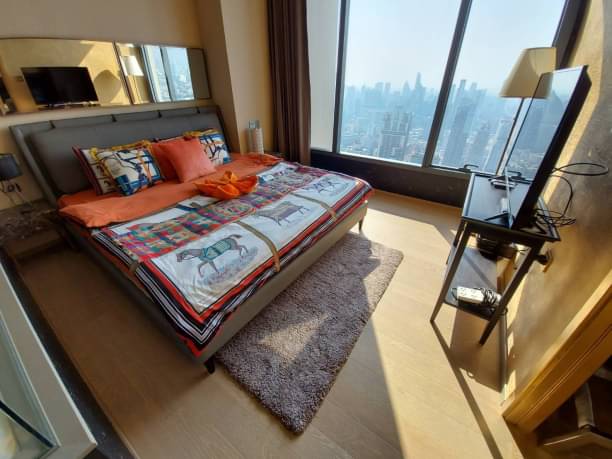 1 Bedroom, 1 Bathroom 47sqm size 47th Floor at The Esse Asoke For Rent 40,000