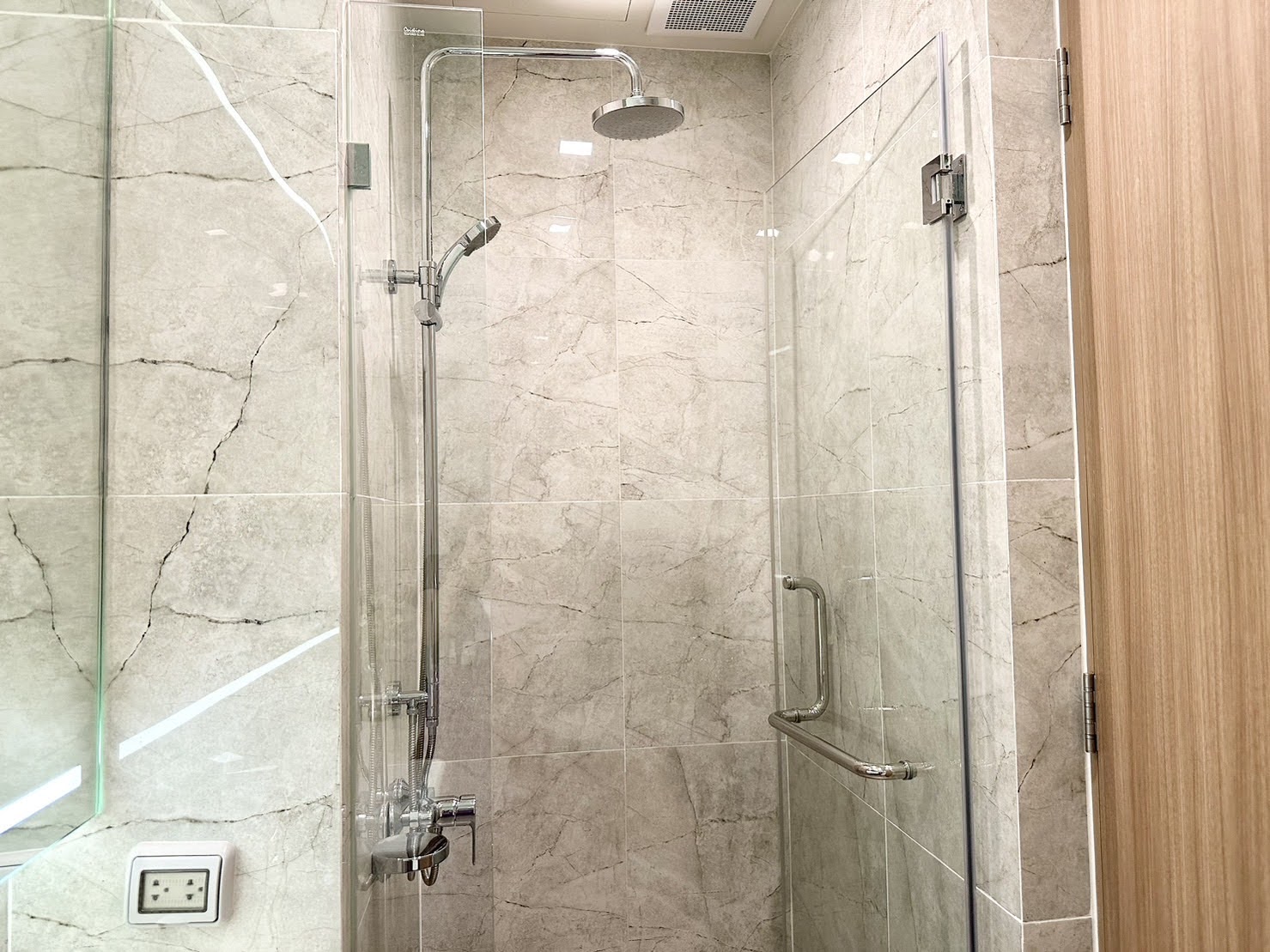 2 Bedrooms, 2 Bathrooms 65sqm size at Noble Around 33 For Rent 57,000/Month