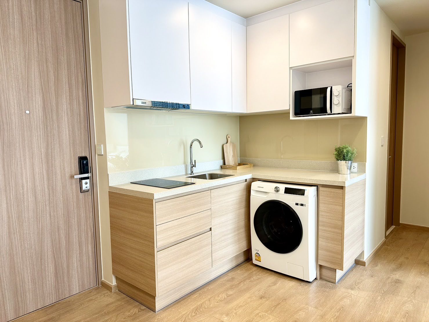 2 Bedrooms, 2 Bathrooms 65sqm size at Noble Around 33 For Rent 57,000/Month