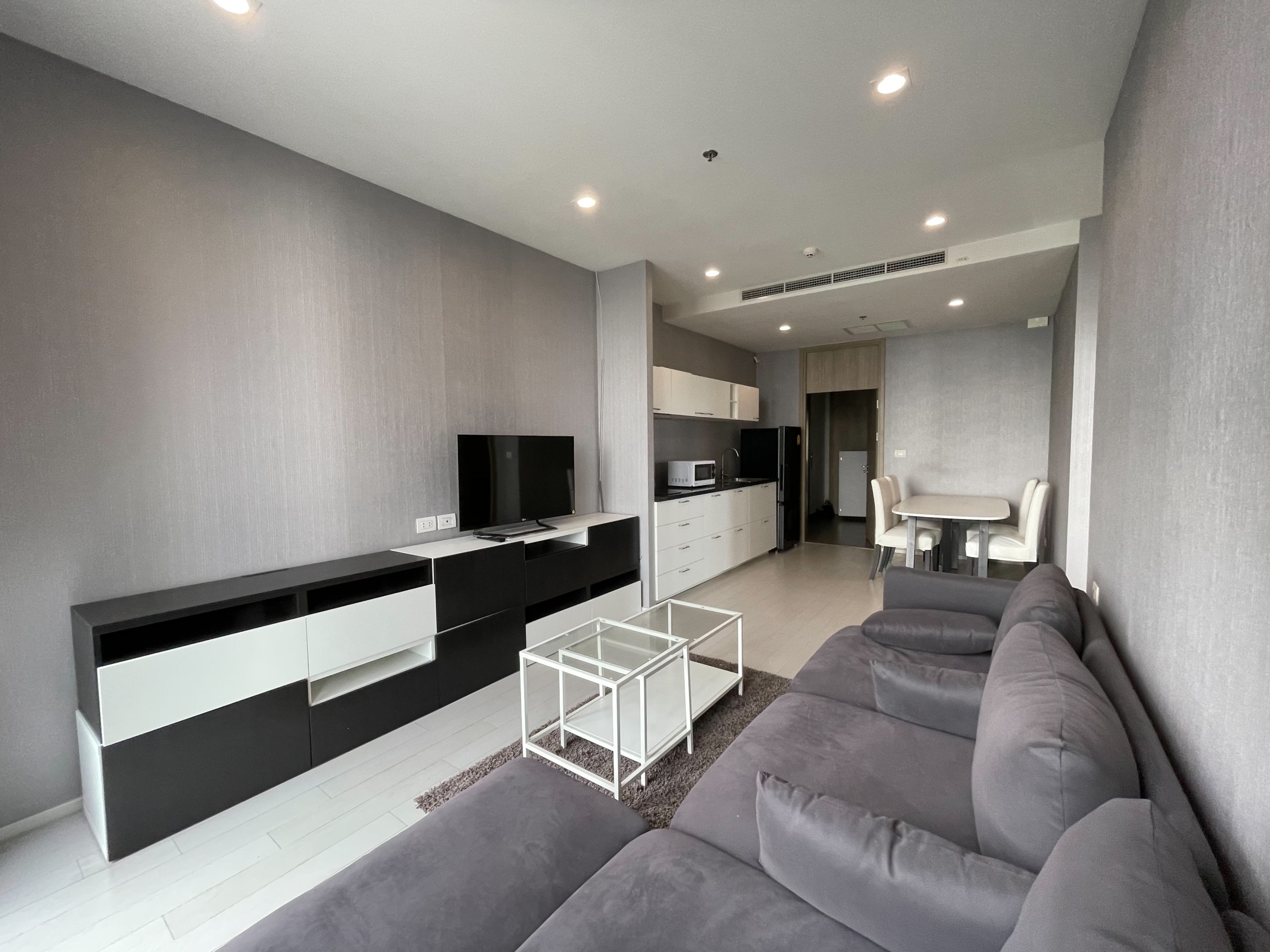 2 Bedrooms, 2 Bathrooms 65sqm size 33rd Flr at Noble Ploenchit For Rent 55,000/Month