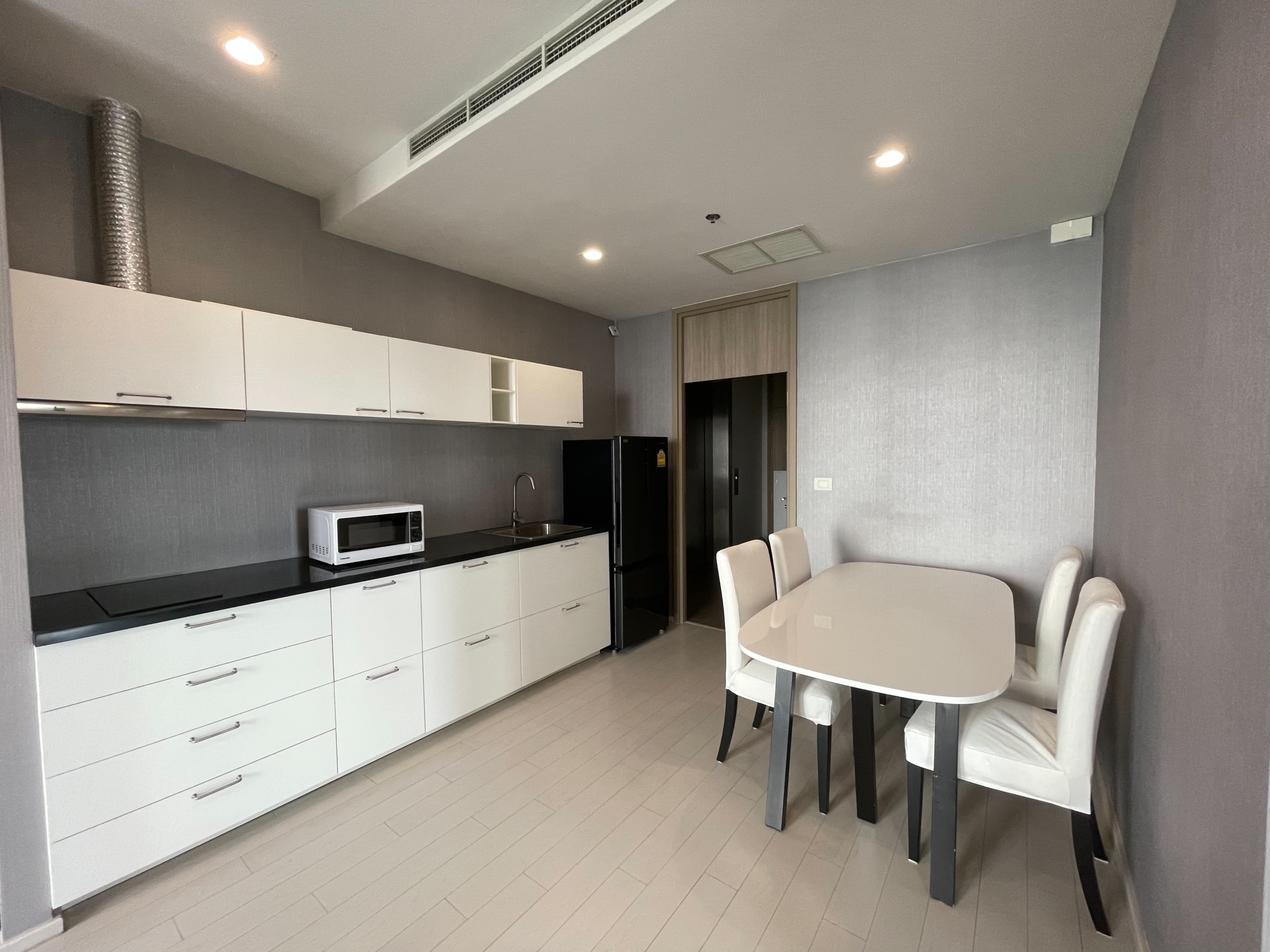 2 Bedrooms, 2 Bathrooms 65sqm size 33rd Flr at Noble Ploenchit For Rent 55,000/Month