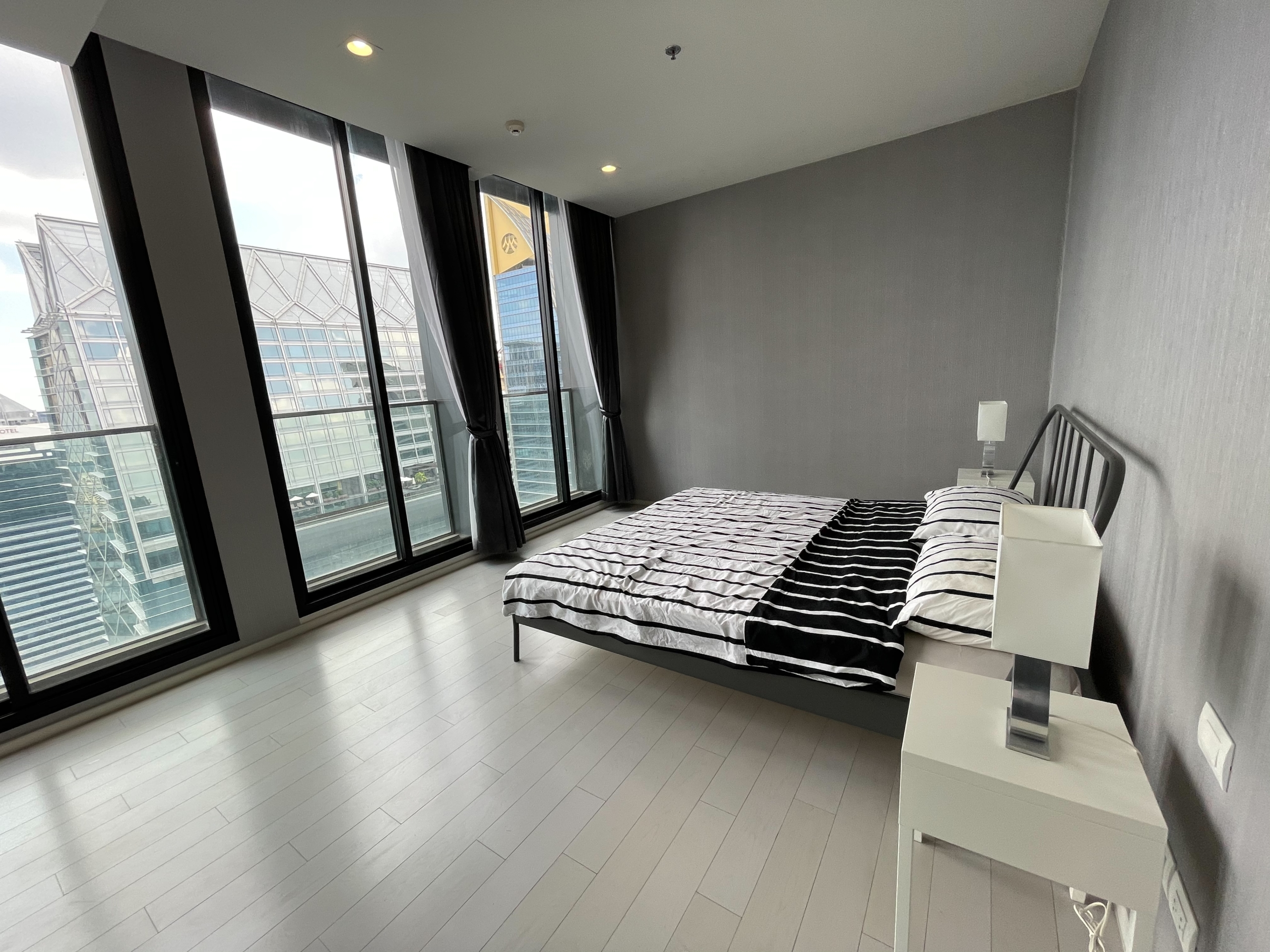 2 Bedrooms, 2 Bathrooms 65sqm size 33rd Flr at Noble Ploenchit For Rent 55,000/Month