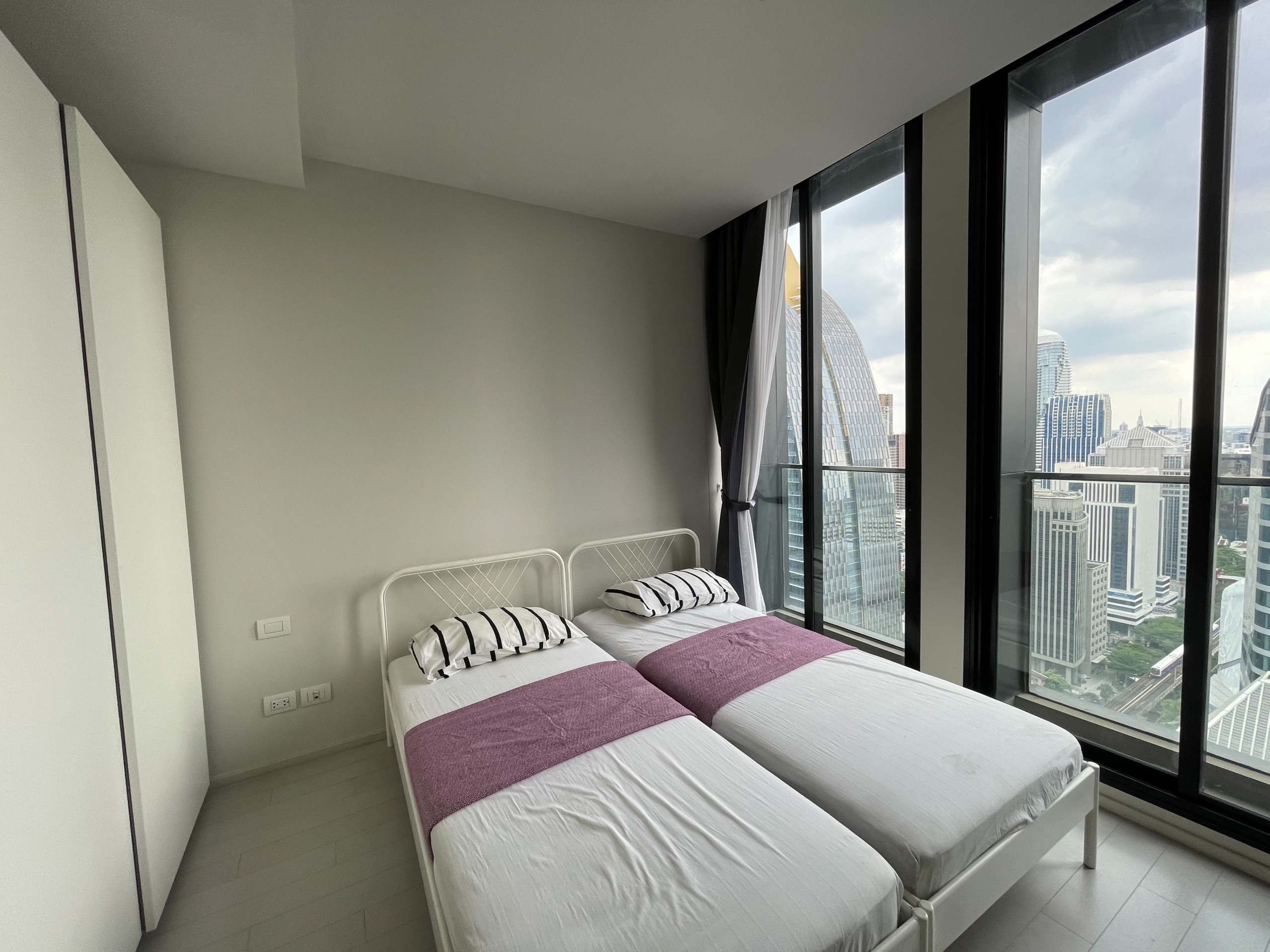 2 Bedrooms, 2 Bathrooms 65sqm size 33rd Flr at Noble Ploenchit For Rent 55,000/Month