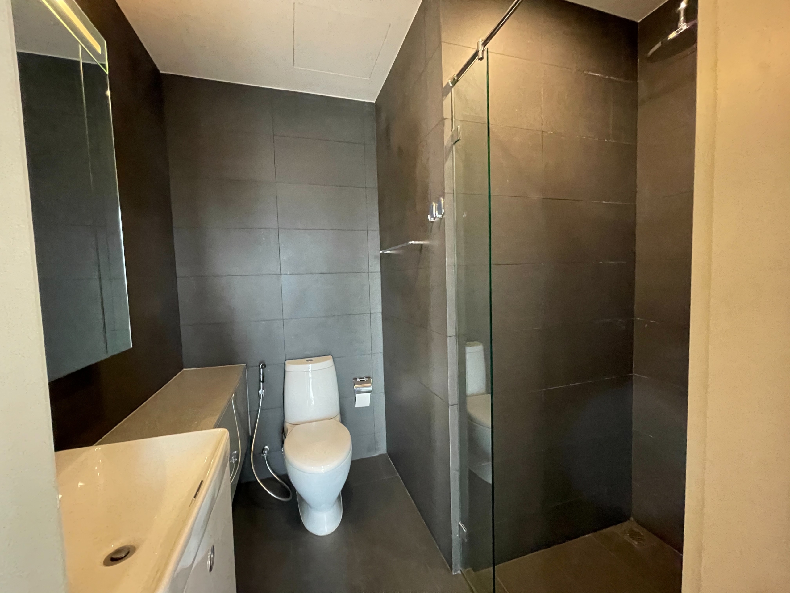 2 Bedrooms, 2 Bathrooms 65sqm size 33rd Flr at Noble Ploenchit For Rent 55,000/Month