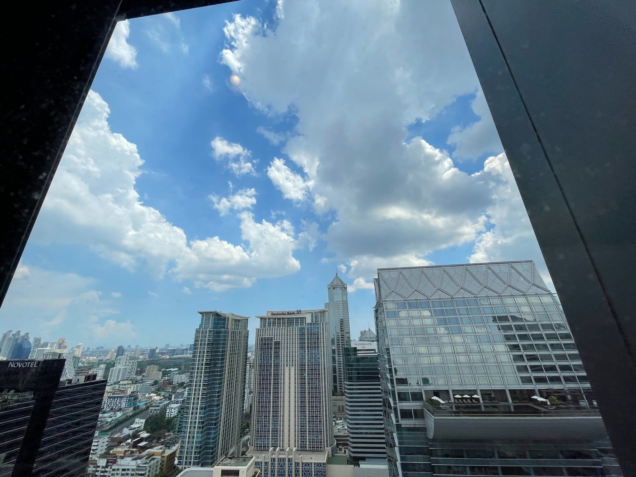 2 Bedrooms, 2 Bathrooms 65sqm size 33rd Flr at Noble Ploenchit For Rent 55,000/Month