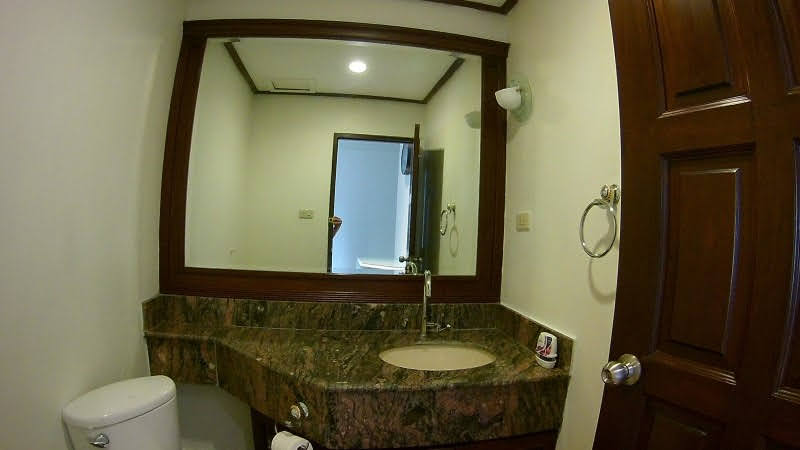 3 Bedrooms, 3 Bathrooms 164sqm size 11th Flr at Richmond Palace For Rent 65K & For Sale 18M