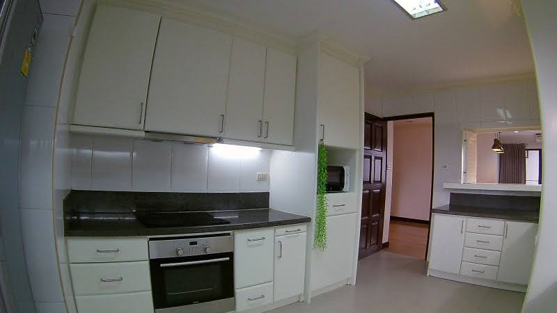 3 Bedrooms, 3 Bathrooms 164sqm size 11th Flr at Richmond Palace For Rent 65K & For Sale 18M