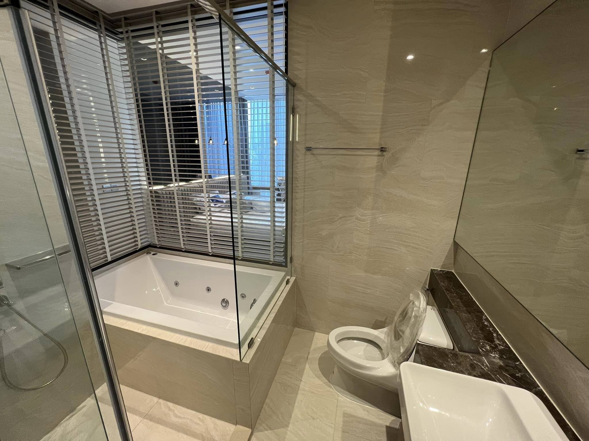 1 Bedroom, 1Bathroom 50sqm size 21st Flr at Ashton Silom For Rent 45,000/Month