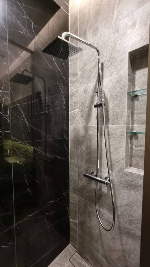 2 Bedrooms, 2 Bathrooms 72sqm size 10th Flr at The ESSE Sukhumvit 36 For Rent 70,000/Month