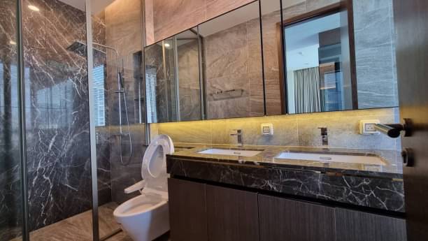 2 Bedrooms, 2 Bathrooms 72sqm size 10th Flr at The ESSE Sukhumvit 36 For Rent 70,000/Month