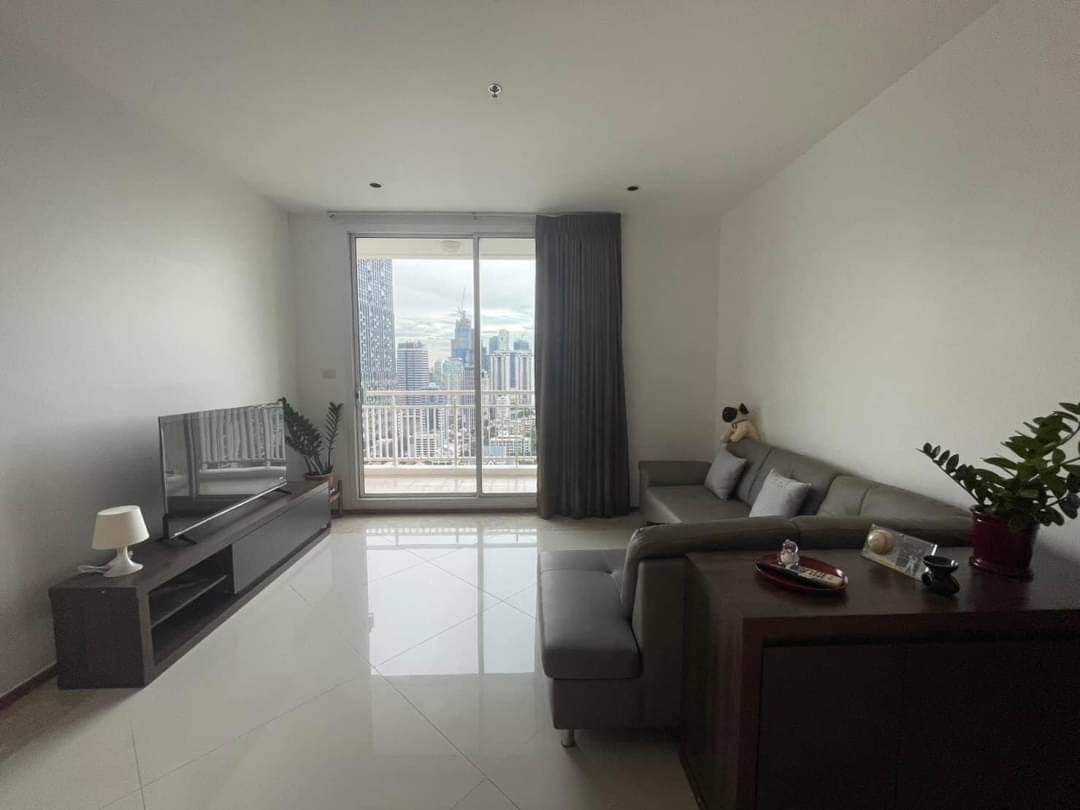 2 Bedrooms, 2 Bathrooms 100sqm size at The Empire Place For Rent 52,000/Month