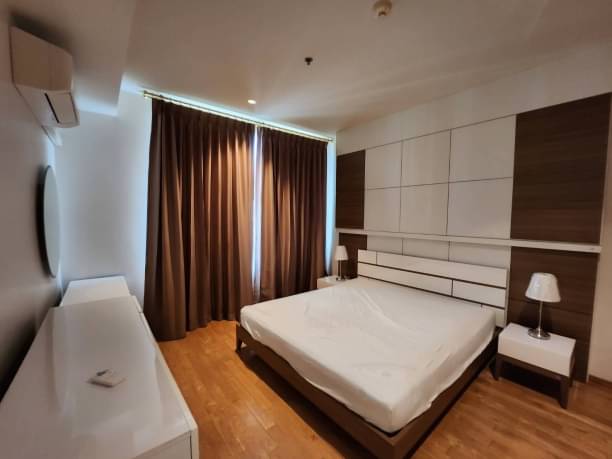 2 Bedrooms, 2 Bathrooms 100sqm size 14th Flr at The Empire Place For Rent 50,000/Month