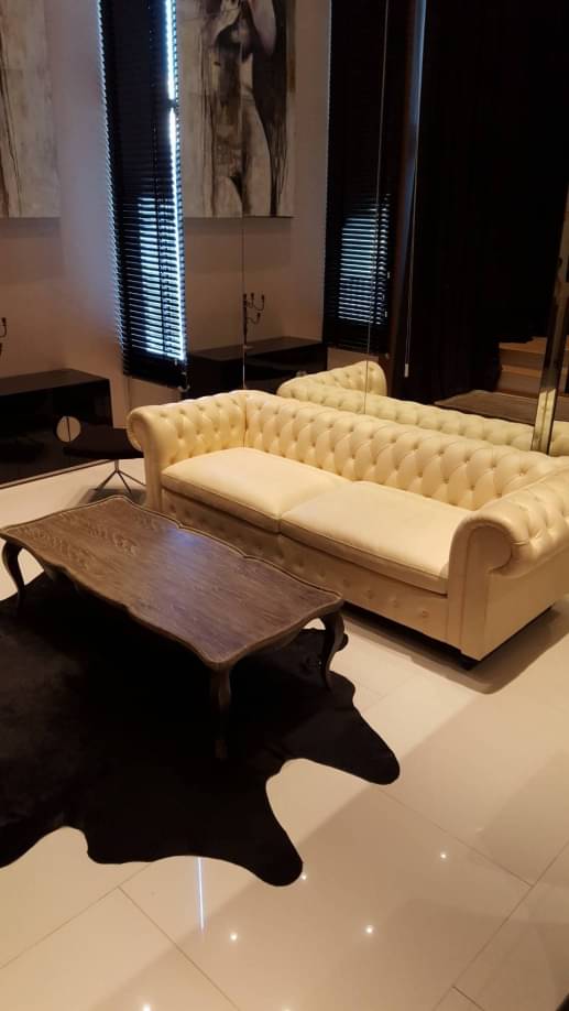 1 Bedroom, 1Bathroom 90sqm size 9th Flr at The Emporio Place For Rent 60,000/Month