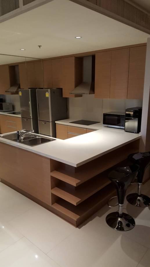 1 Bedroom, 1Bathroom 90sqm size 9th Flr at The Emporio Place For Rent 60,000/Month