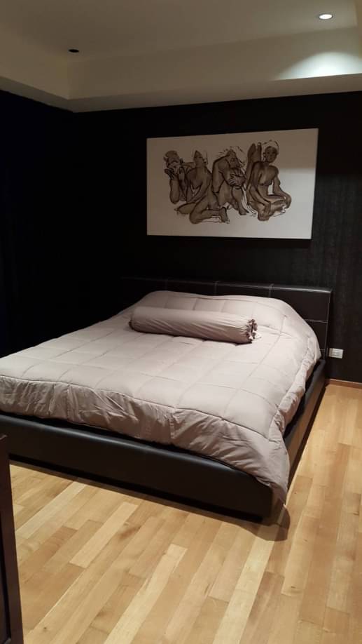 1 Bedroom, 1Bathroom 90sqm size 9th Flr at The Emporio Place For Rent 60,000/Month