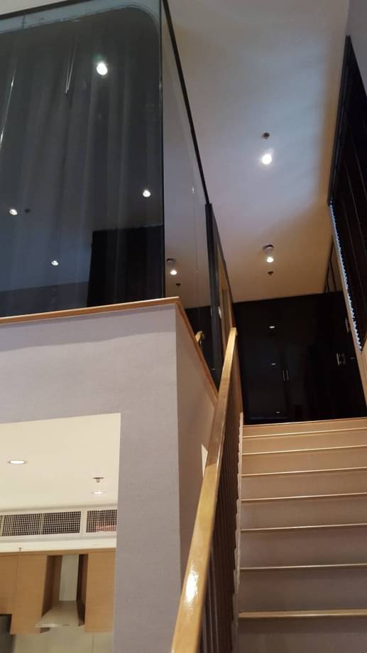 1 Bedroom, 1Bathroom 90sqm size 9th Flr at The Emporio Place For Rent 60,000/Month