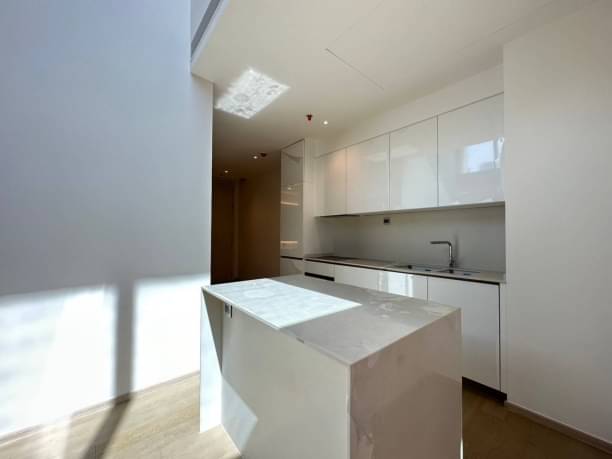 2 Bedrooms, 2 Bathrooms 111sqm size 12th Flr at The Strand Thonglor For Sale 45,350,000
