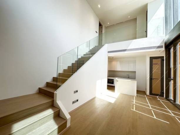 2 Bedrooms, 2 Bathrooms 111sqm size 12th Flr at The Strand Thonglor For Sale 45,350,000