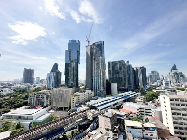 2 Bedrooms, 2 Bathrooms 111sqm size 12th Flr at The Strand Thonglor For Sale 45,350,000