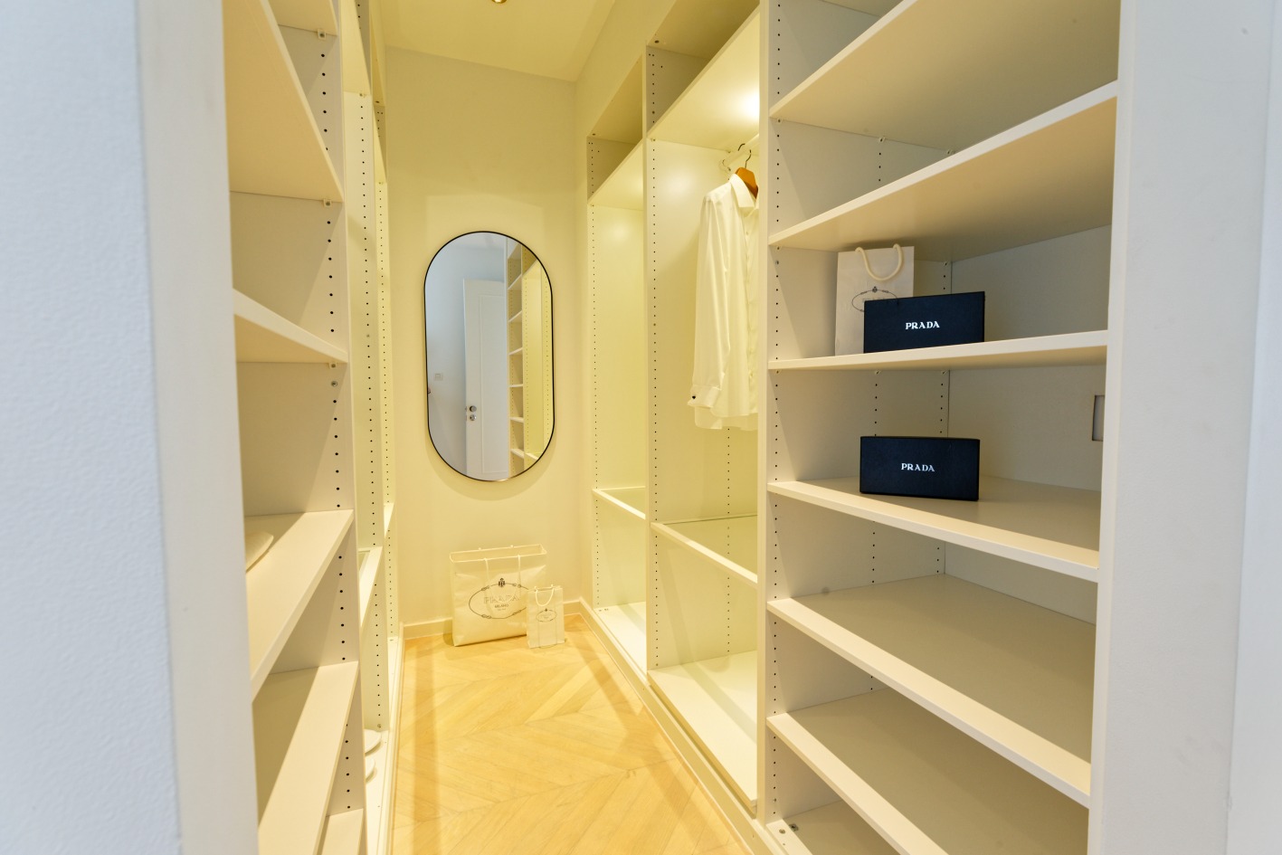 3 Bedrooms, 3 Bathrooms 194sqm 51st Flr at Four Seasons Private Residences For Sale 110MB