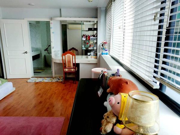 3 Bedrooms, 4 Bathrooms 240sqm at President Park Sukhumvit 24 For Rent 70,000THB/Month