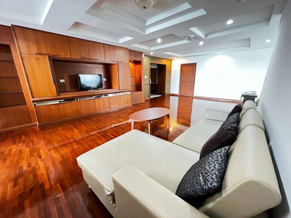 3 Bedrooms, 3 Bathrooms 223sqm at President Park Sukhumvit 24 For Rent 60,000/Month