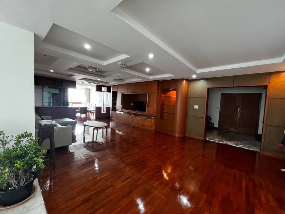 3 Bedrooms, 3 Bathrooms 223sqm at President Park Sukhumvit 24 For Rent 60,000/Month