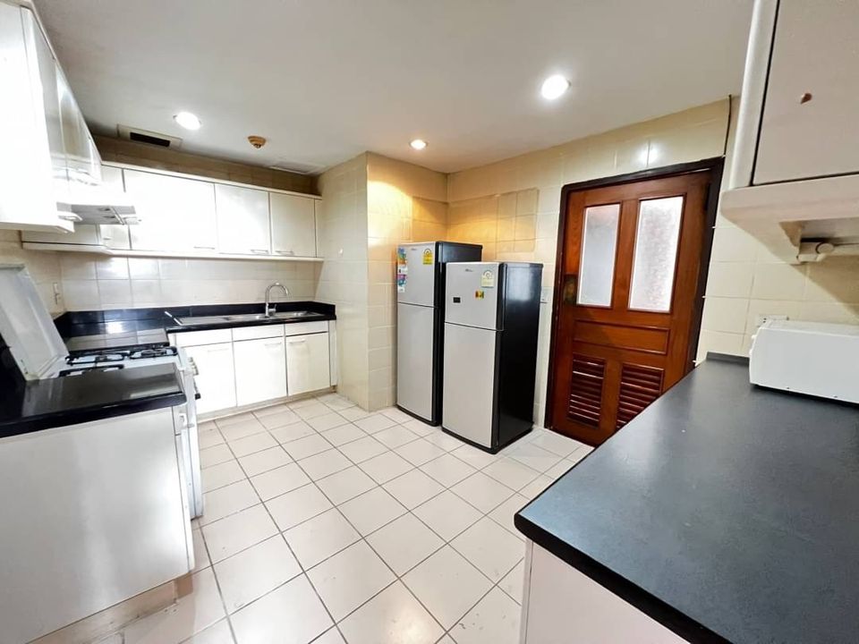 3 Bedrooms, 3 Bathrooms 223sqm at President Park Sukhumvit 24 For Rent 60,000/Month