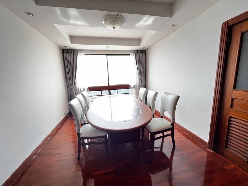 3 Bedrooms, 3 Bathrooms 223sqm at President Park Sukhumvit 24 For Rent 60,000/Month