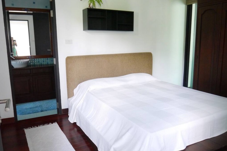 3 Bedrooms, 4 Bathrooms 400sqm Stylish Residence For Rent 165,000THB/Month