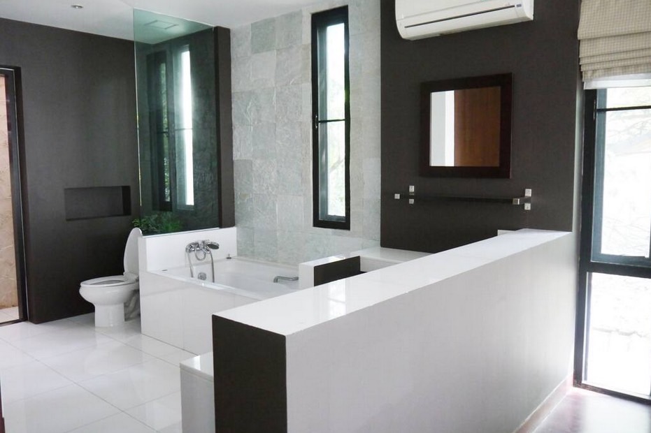 3 Bedrooms, 4 Bathrooms 400sqm Stylish Residence For Rent 165,000THB/Month