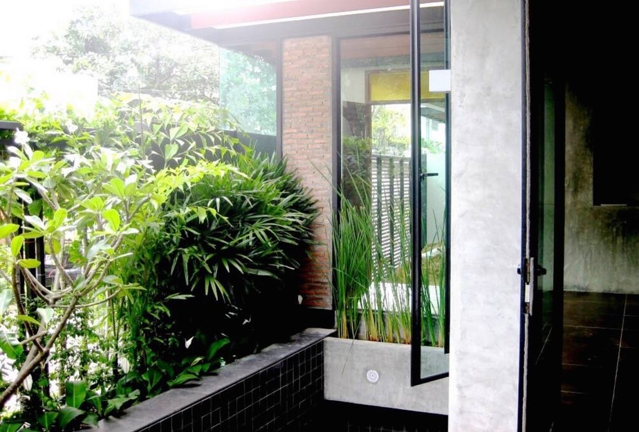 3 Bedrooms, 4 Bathrooms 400sqm Stylish Residence For Rent 165,000THB/Month