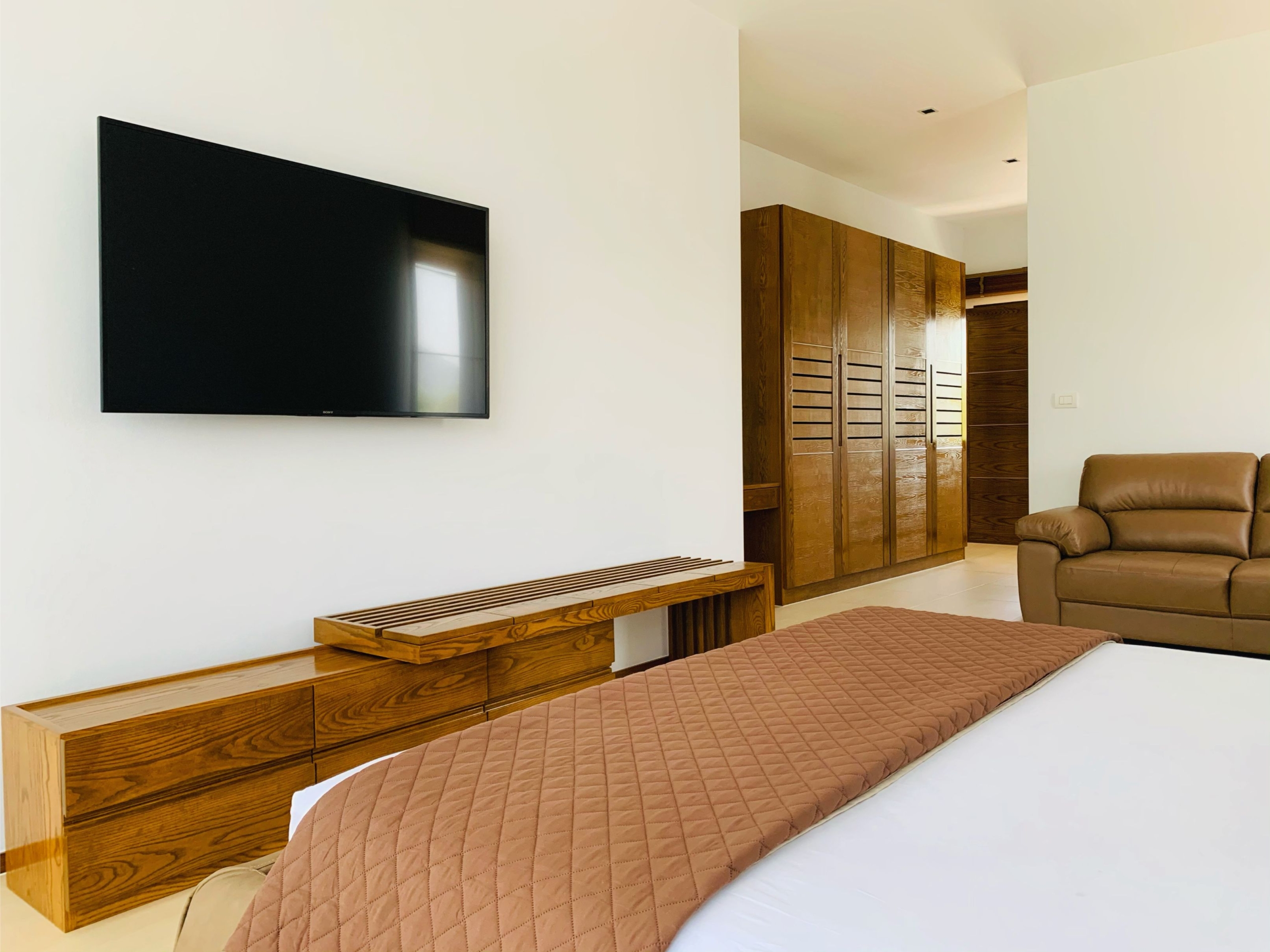 3 Bedrooms, 3 Bathrooms 260sqm @Civetta Pool Villa 1 For Rent 260,000THB/Month