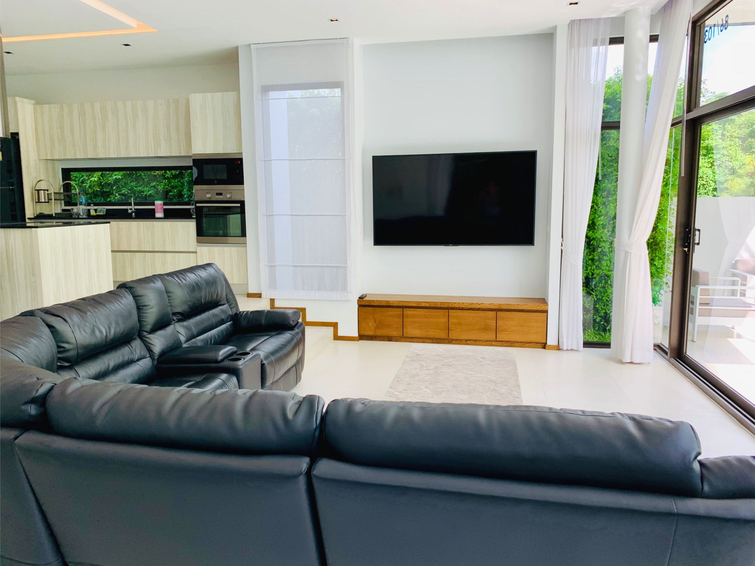 3 Bedrooms, 3 Bathrooms 260sqm @Civetta Pool Villa 1 For Rent 260,000THB/Month