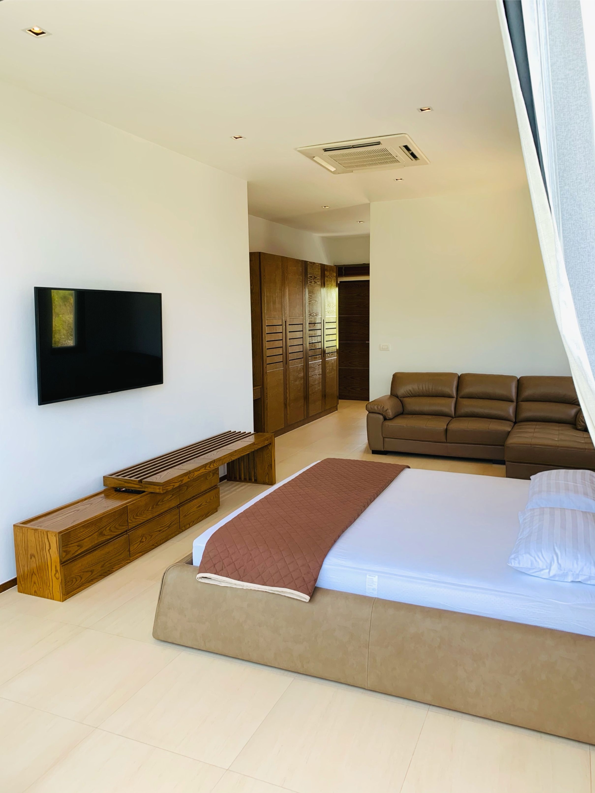 3 Bedrooms, 3 Bathrooms 260sqm @Civetta Pool Villa 1 For Rent 260,000THB/Month