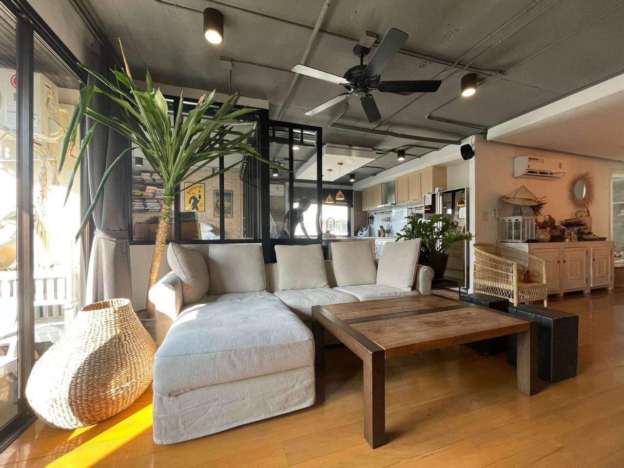 3 Bedrooms, 2 Bathrooms 135sqm @Prime Mansion Sukhumvit 31 For Rent 70K & Sale for 23MB