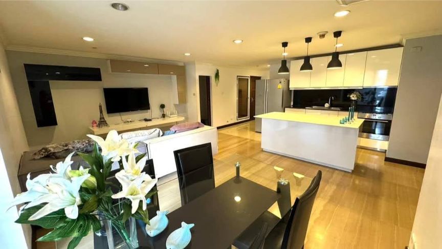 3 Bedrooms, 3 Bathrooms 114sqm @Richmond Palace Sukhumvit 43 For Rent 60K & Sale 16.5MB