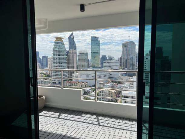 4 Bedrooms, 3 Bathrooms + 1 Toilet 514sqm @D.S. Tower 1 Sukhumvit 33 For Sale 48MB