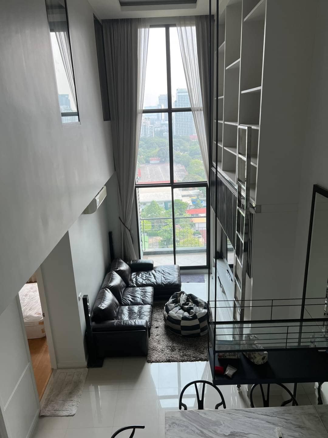 2 Bedrooms, 2 Bathrooms 90sqm 19th Flr @Villa Asoke For Rent 55,000THB/Month