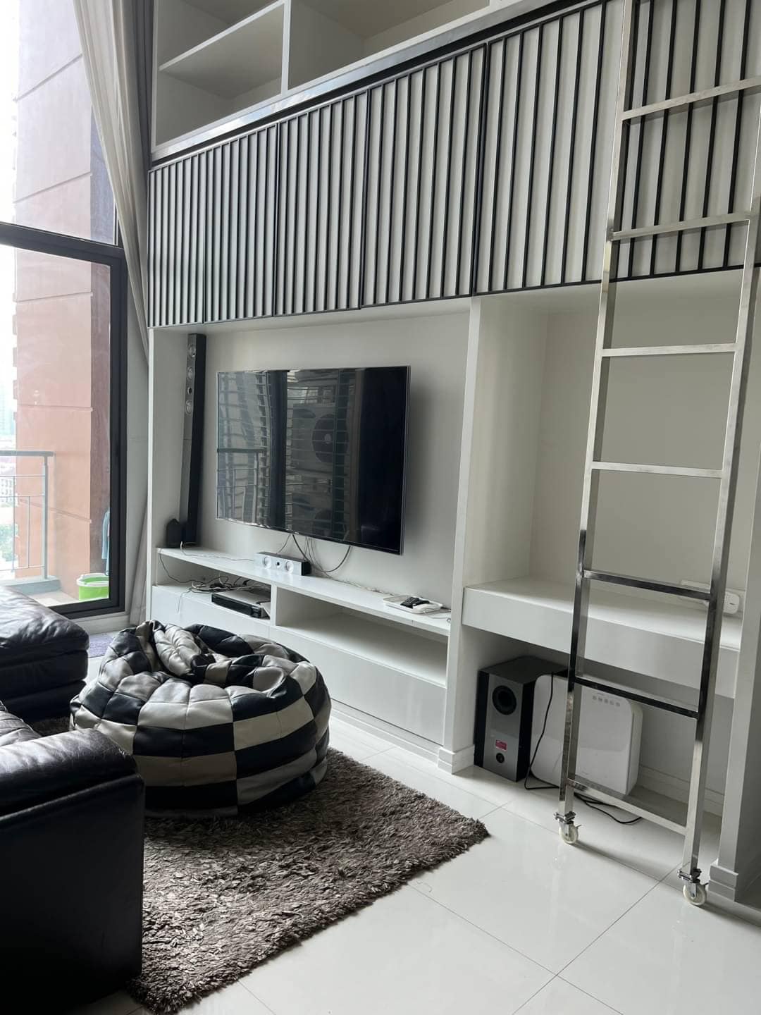 2 Bedrooms, 2 Bathrooms 90sqm 19th Flr @Villa Asoke For Rent 55,000THB/Month