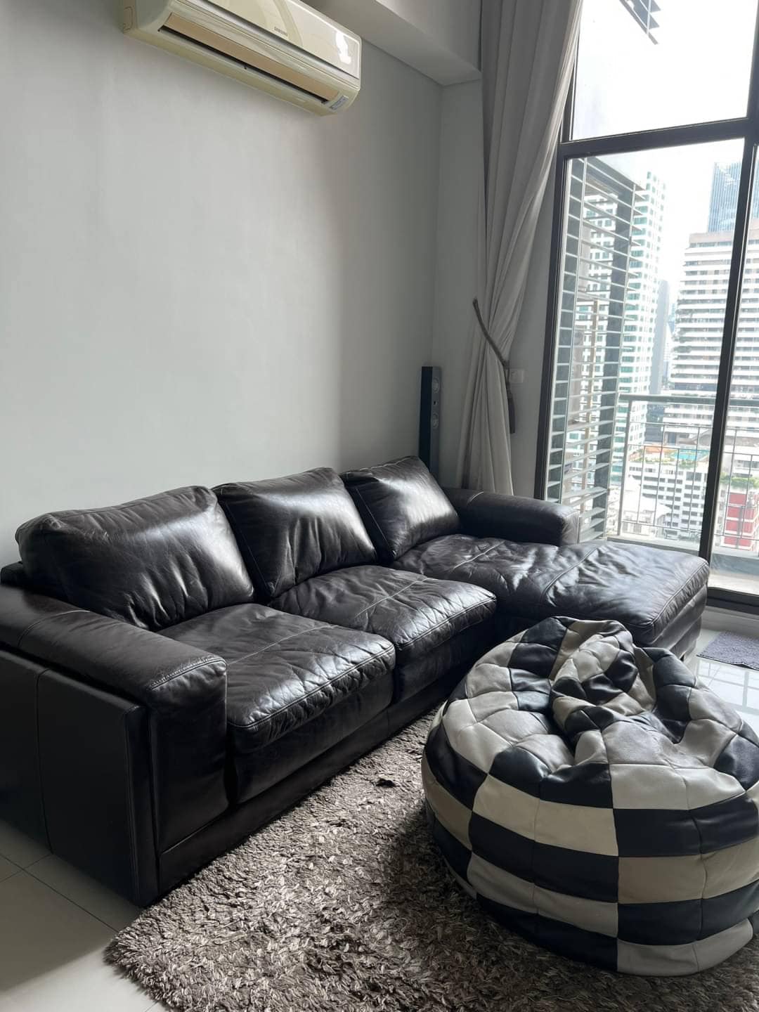 2 Bedrooms, 2 Bathrooms 90sqm 19th Flr @Villa Asoke For Rent 55,000THB/Month