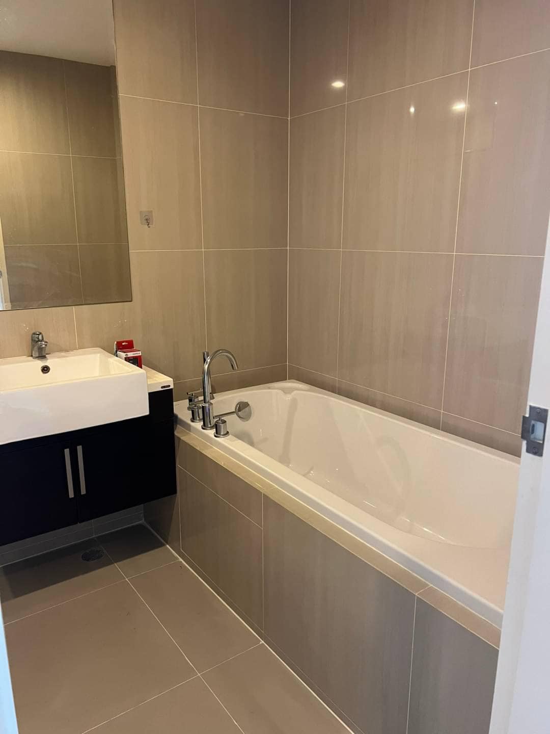 2 Bedrooms, 2 Bathrooms 95sqm 29th Flr @Villa Asoke For Rent 60,000THB/Month & For 6 Months Rent Price is 65K