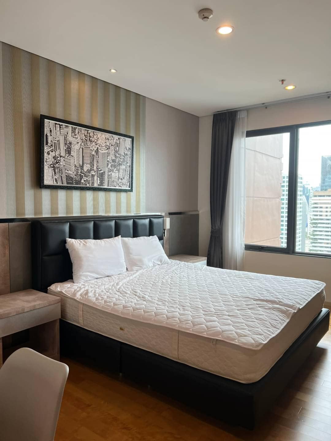 2 Bedrooms, 2 Bathrooms 95sqm 29th Flr @Villa Asoke For Rent 60,000THB/Month & For 6 Months Rent Price is 65K