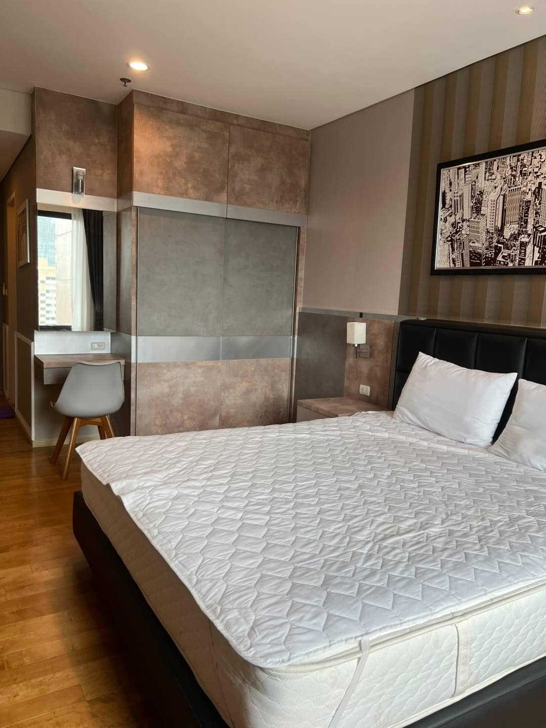 2 Bedrooms, 2 Bathrooms 95sqm 29th Flr @Villa Asoke For Rent 60,000THB/Month & For 6 Months Rent Price is 65K