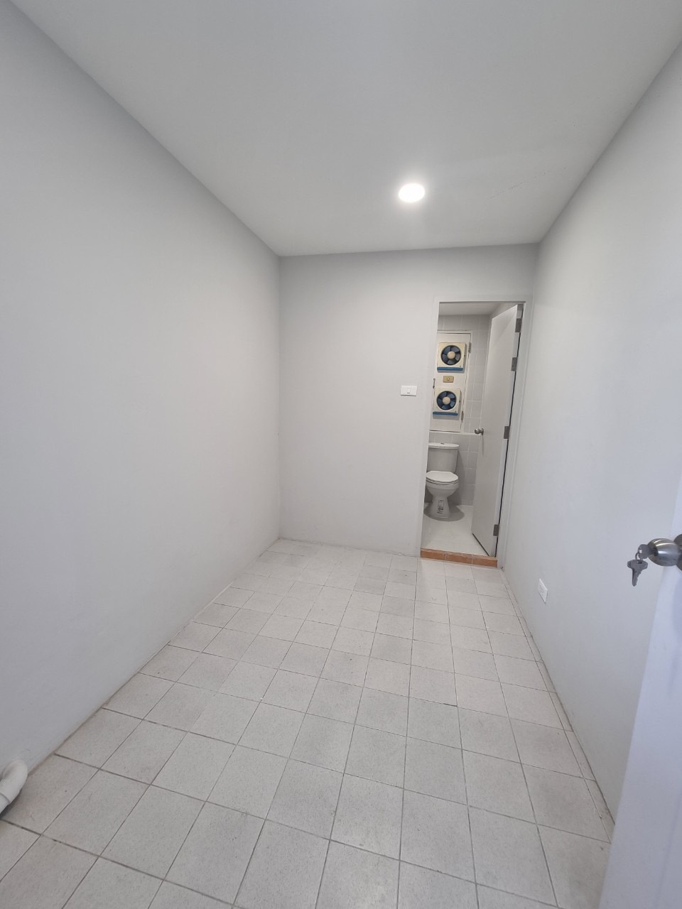 3 Bedrooms, 3 Bathrooms + 1 Maid Room 251sqm @D.S. Tower 1 Sukhumvit 33 For Rent 120,000/Month