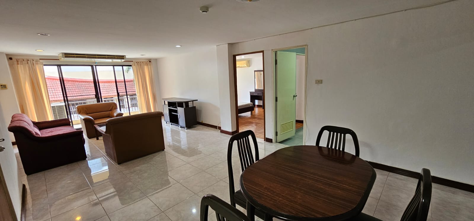 2 Bedrooms, 2 Bathrooms 100sqm @Lin Court For Rent 30,000/Month