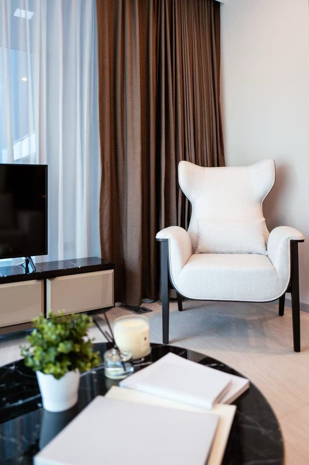 2 Bedrooms, 2 Bathrooms 80sqm 2nd Flr @FYNN Sukhumvit 31 For Rent 65,000THB
