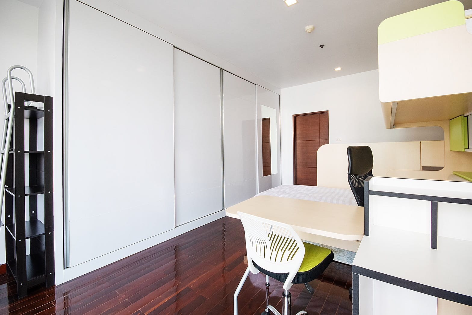 4 Bedrooms, 4 Bathrooms + 1 Maid Room 357sqm 2nd Flr @Sukhumvit City Resort For Rent 120K & For Sale 40MB