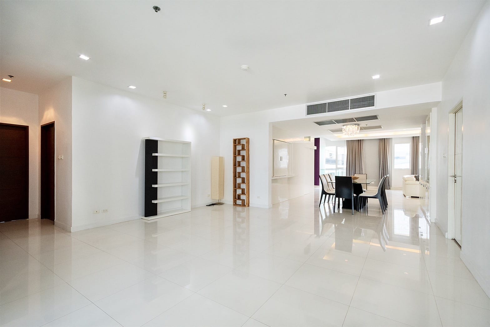 4 Bedrooms, 4 Bathrooms + 1 Maid Room 357sqm 2nd Flr @Sukhumvit City Resort For Rent 120K & For Sale 40MB