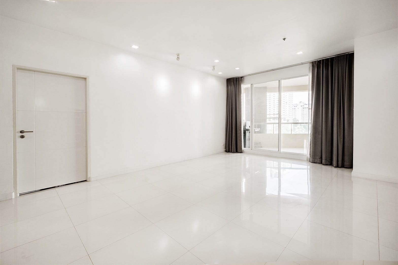 4 Bedrooms, 4 Bathrooms + 1 Maid Room 357sqm 2nd Flr @Sukhumvit City Resort For Rent 120K & For Sale 40MB